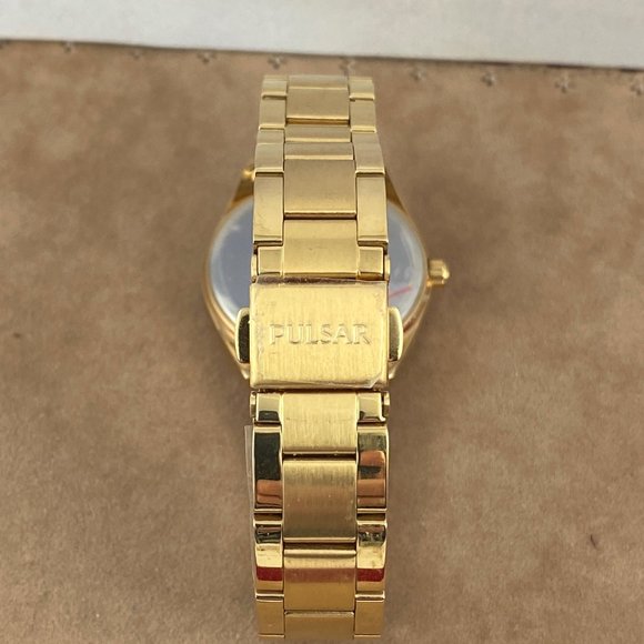 Pulsar Gold Tone Watch Luminous Hands Date - Picture 5 of 7